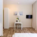 NEU: Zentral gelegene, stilvoll eingerichtete Zimmer mit eigener Teeküche